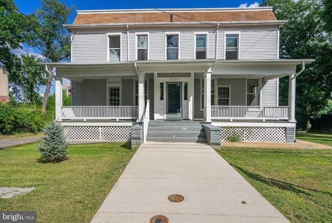 Building Photo - 7405 Columbia Ave Unit 1