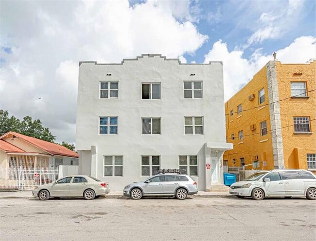 Photo - 1051 NW 2nd St Unit 10