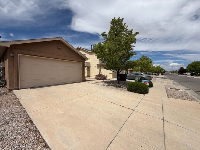 Photo - 3 Bedroom Single Story Available Near McMahon Blvd NW & Unser Blvd NW!