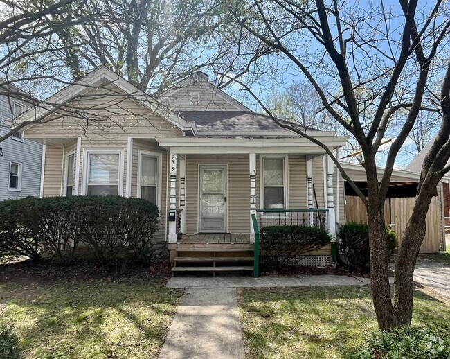 Building Photo - Two bedroom in Alton Rental