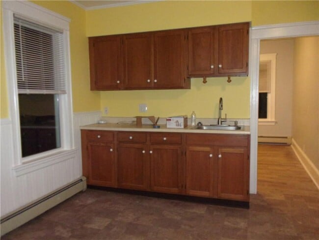 Building Photo - 1 Lamoureux Blvd Unit 2nd Flr