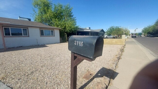 2448 W Freeway Ln