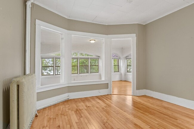 Photo - 933 Spaight St