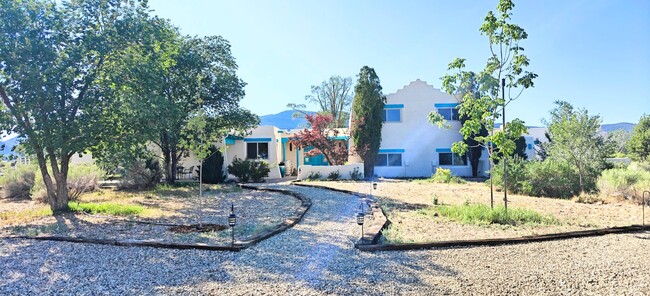 Building Photo - 238 Santiago Rd Unit A