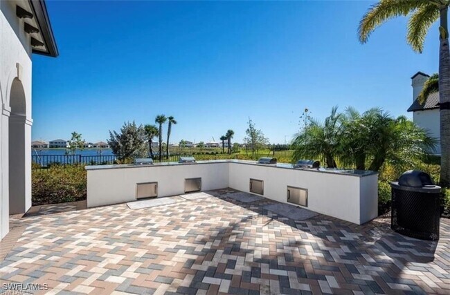 Building Photo - 5089 Panella Ave