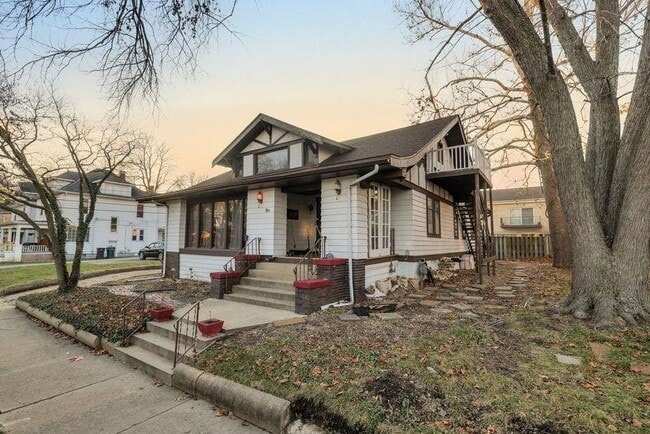 Photo - 223 S Edward St