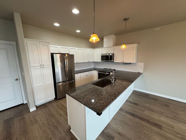 Photo - Stunning 3-Bedroom Home with Modern Comforts in a Quiet Neighborhood