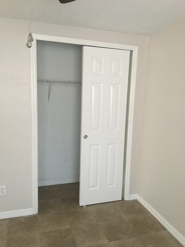 bedroom - 1027 Hagle Park Rd