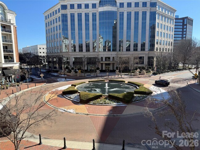 Building Photo - 4620 Piedmont Row Dr Unit 305