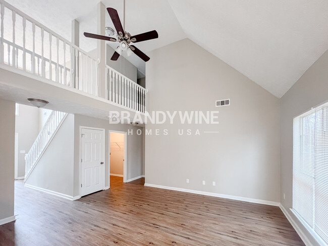 Photo - 305 Shadetree Ln