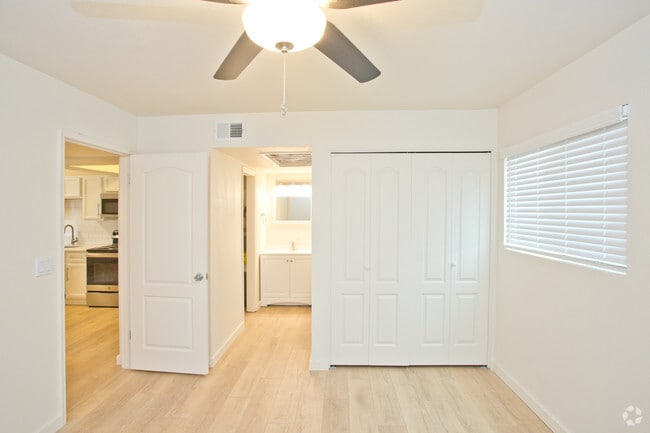 1BR, 1BA - 630 SF