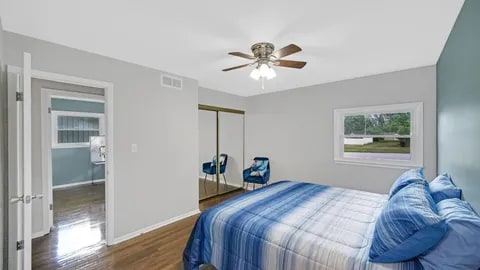 Photo - 8726 Lakewood Ave