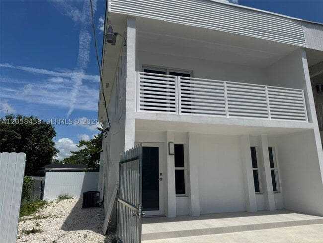 Building Photo - 3315 NW 13th Terrace