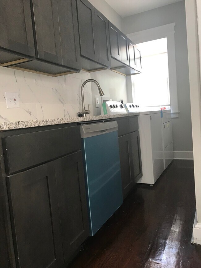 Photo - 211-211 Blake St Unidad 1st