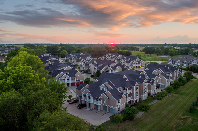 Mansions at Jordan Creek - Mansions at Jordan Creek Apartments