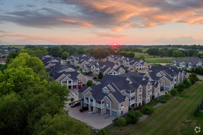 Building Photo - Mansions at Jordan Creek Rental