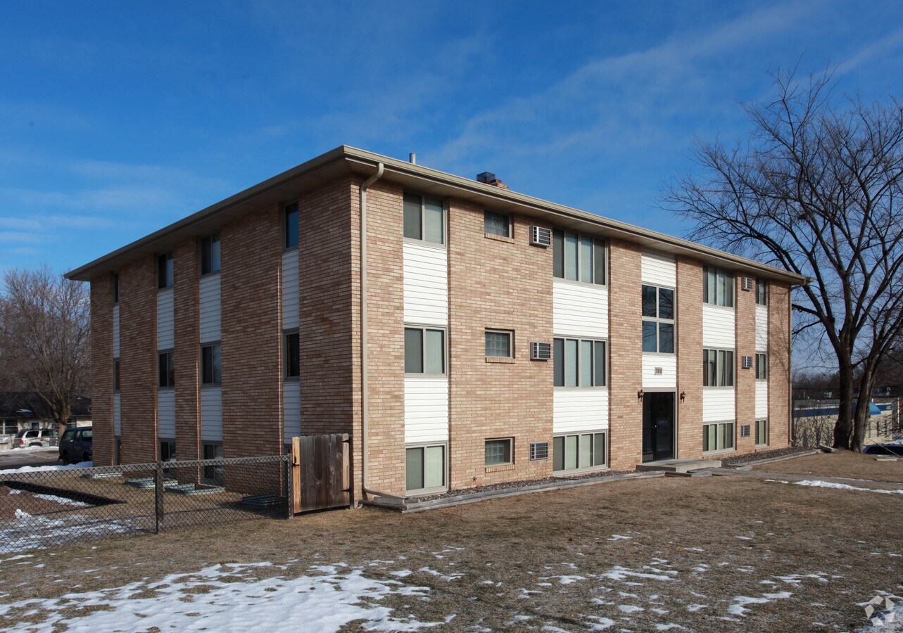 Photo - Bass Lake Apartments