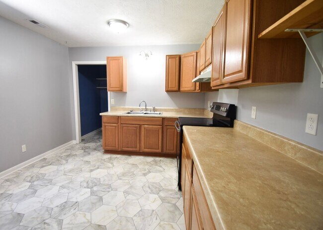 Photo - 3 Bedroom 1.5 Bathroom- Pets Okay