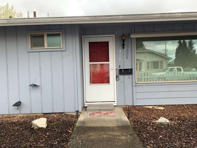 Photo - 310/312-Duplex Unidad 312