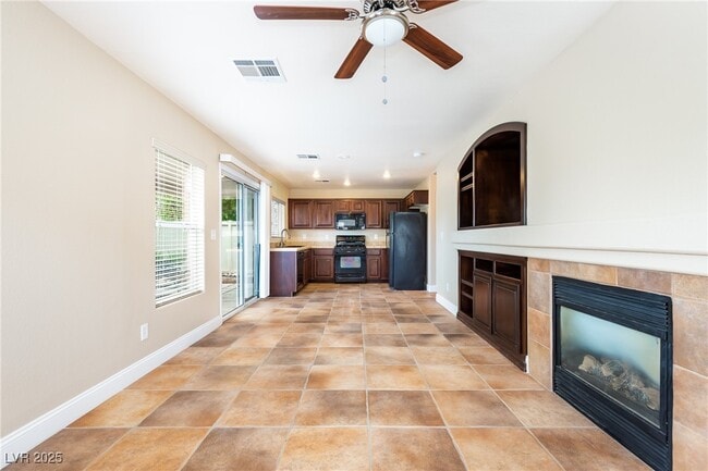 Photo - 830 Blushing Rose Pl