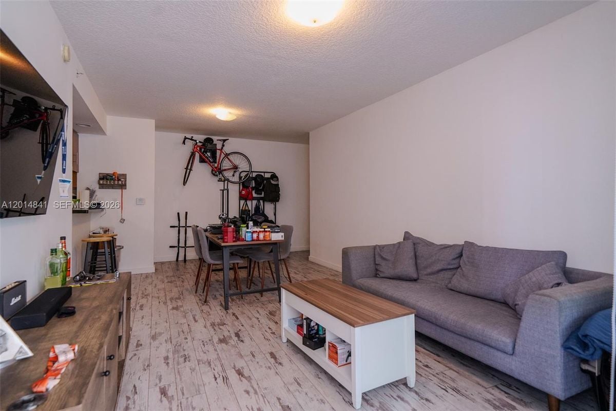 Photo - 601 NE 23rd St Unit 607