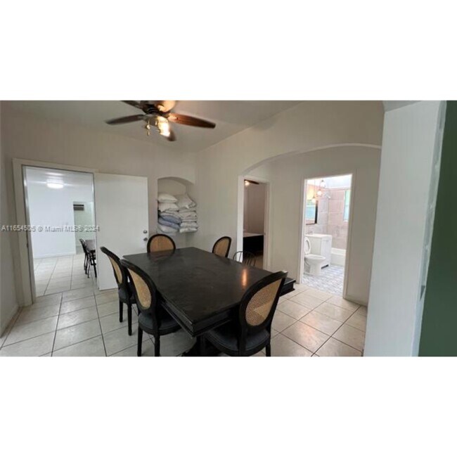 Photo - 113 NW 35th St