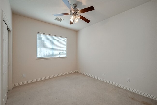 Photo - 14 Pomerelle Pl