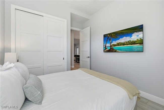 Building Photo - 711 91st Ave N