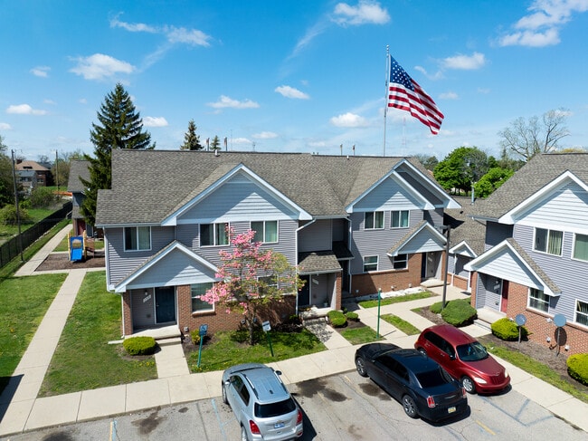 Benjamin Manor Townhomes - Benjamin Manor Townhomes