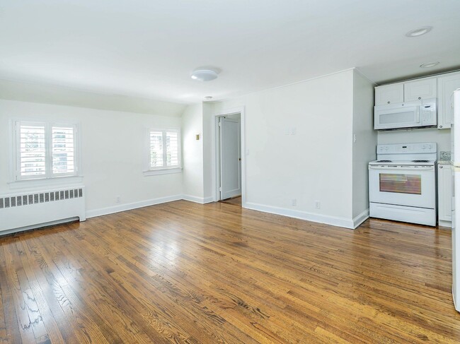 Photo - 61 Locust Ave Unidad # apt #1
