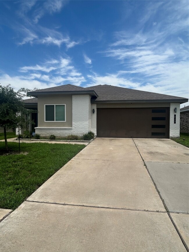 Photo - 215 Dusty Bridle Ln
