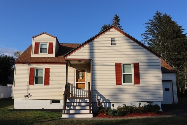 Building Photo - 11 Fitchburg Rd Rental