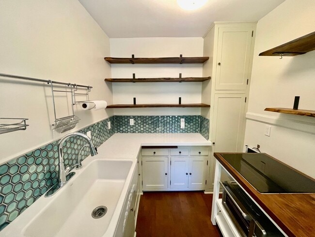 Photo - 1/2 Month Free! Cheerful, Spacious Studio ... Unit 202