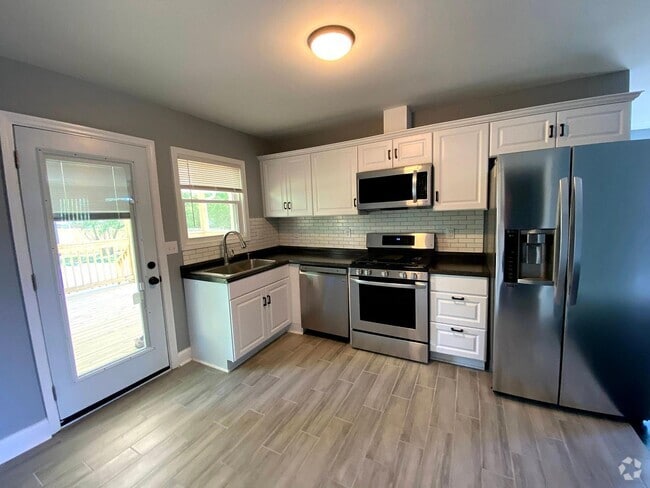Building Photo - 2100 Fremont Ave Rental