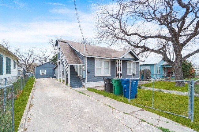 Photo - 434 Bukingham Ave #3 Unit #3