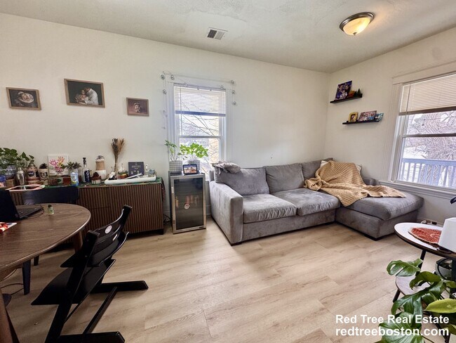 Photo - 127 Eliot St Unidad 3