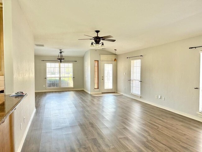 Photo - 3712 NE Fieldcrest