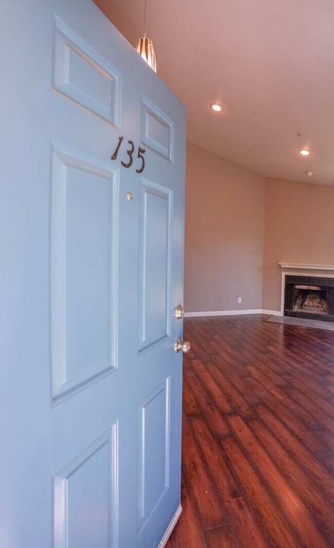 Photo - Stylish Napa Condo with Vaulted Ceilings &...