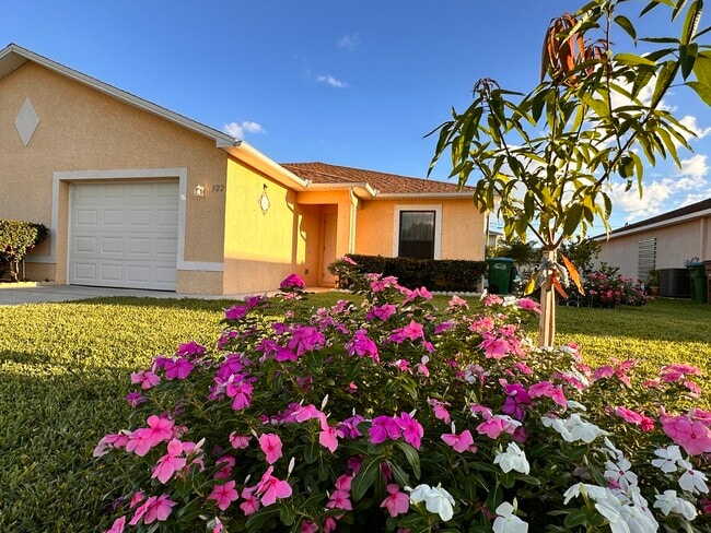 Photo - 922 SE 8th St