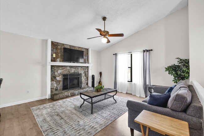 Photo - 6530 Thamesmead Ln