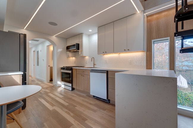 Photo - 67 Winchester Ave