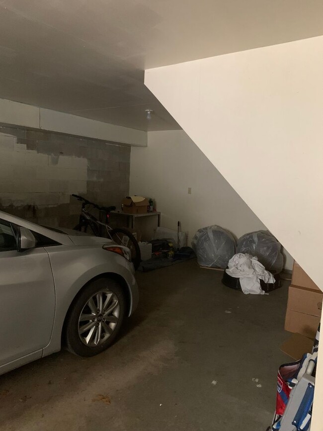 Photo - Multi-Level Duplex with 3 Bedrooms & 2 Bat... House