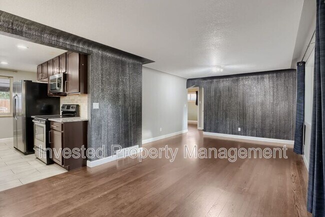 Photo - 2591 S Raleigh St