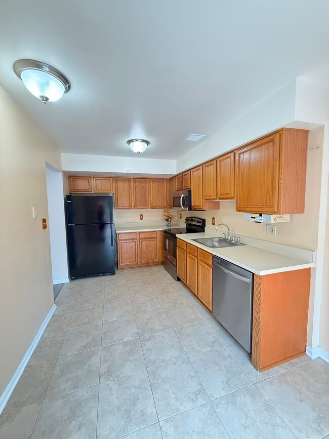 Photo - 112 Galway Cir
