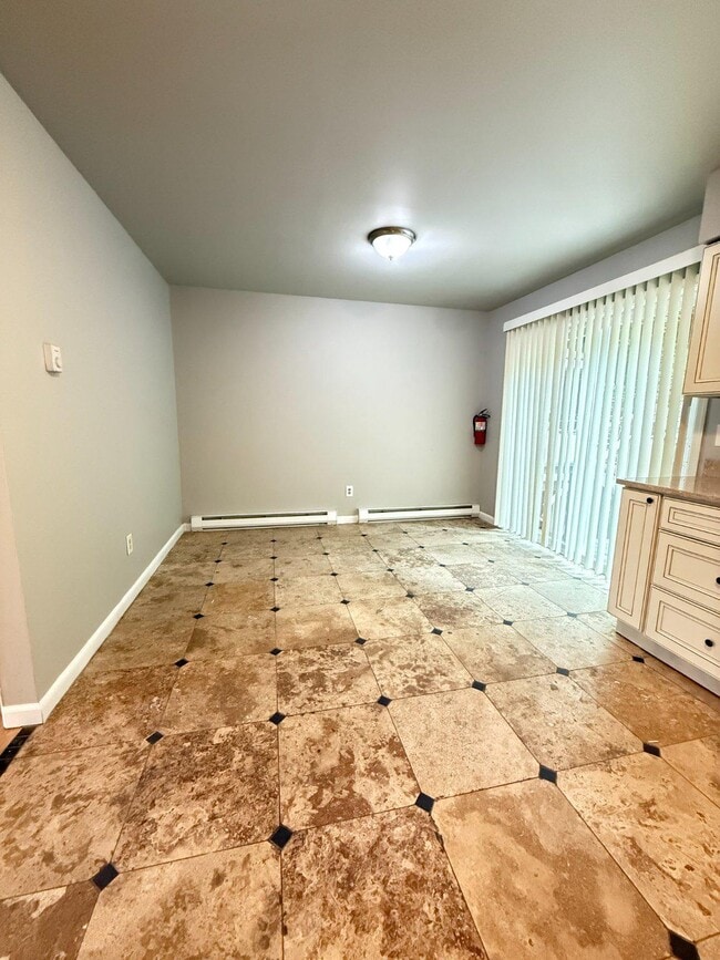 Photo - 845 Poplar St