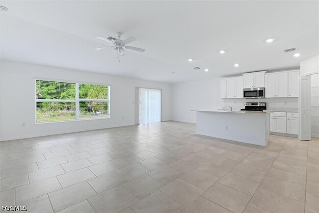 3911 Treasure Oak Wy