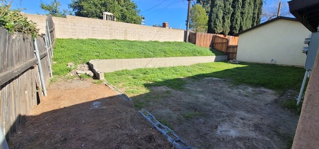 Large backyard private - 2176 E Amanda St