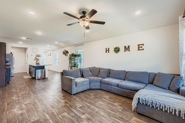 Photo - 121 Granary Dr