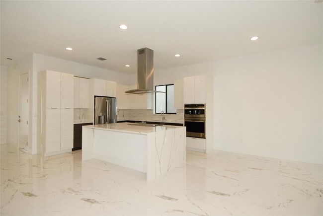 Photo - 1445 SW 23rd Ct