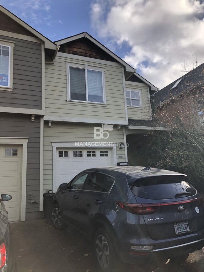 Beautiful Townhome with a Location You Can... - Beautiful Townhome with a Location You Can...